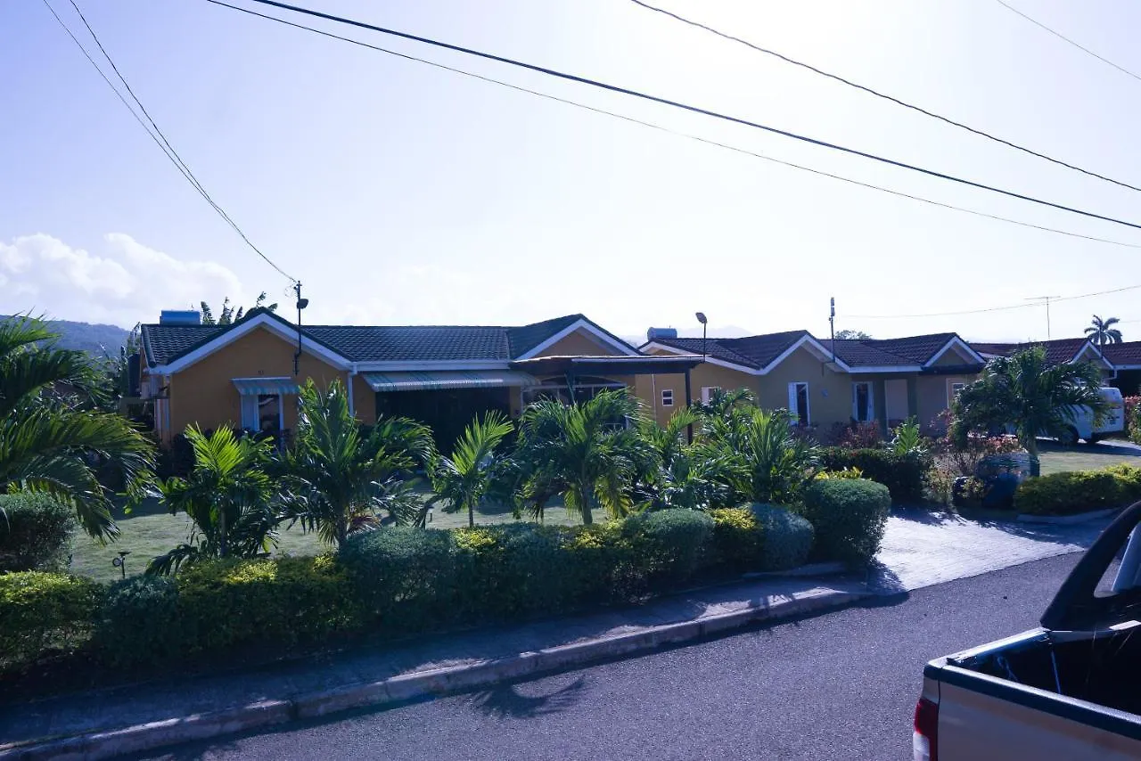 Sweet Holiday Haven Ocho Rios Feriehus